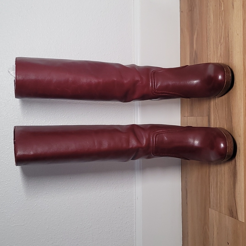 Michael kors boots size 7 1/2  burgundy